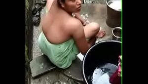 Bhabhi bathing video